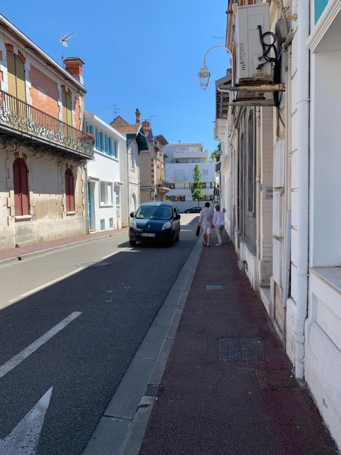 Le Central Plage - Commerce - Marche A 2 Pas Arcachon Exterior photo