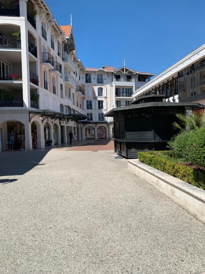 Le Central Plage - Commerce - Marche A 2 Pas Arcachon Exterior photo
