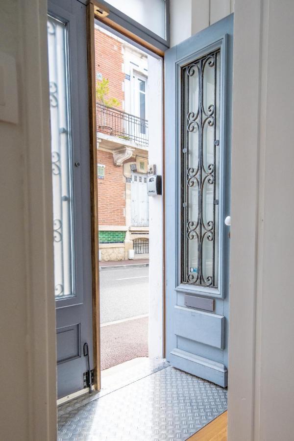 Le Central Plage - Commerce - Marche A 2 Pas Arcachon Exterior photo